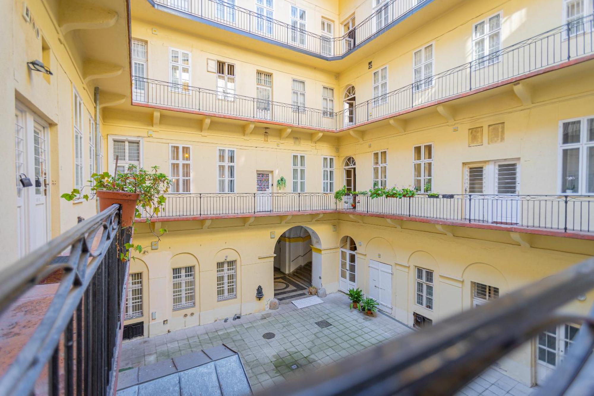 Dorotea - Cosy Home In The Heart Of Budapest — Photos 2